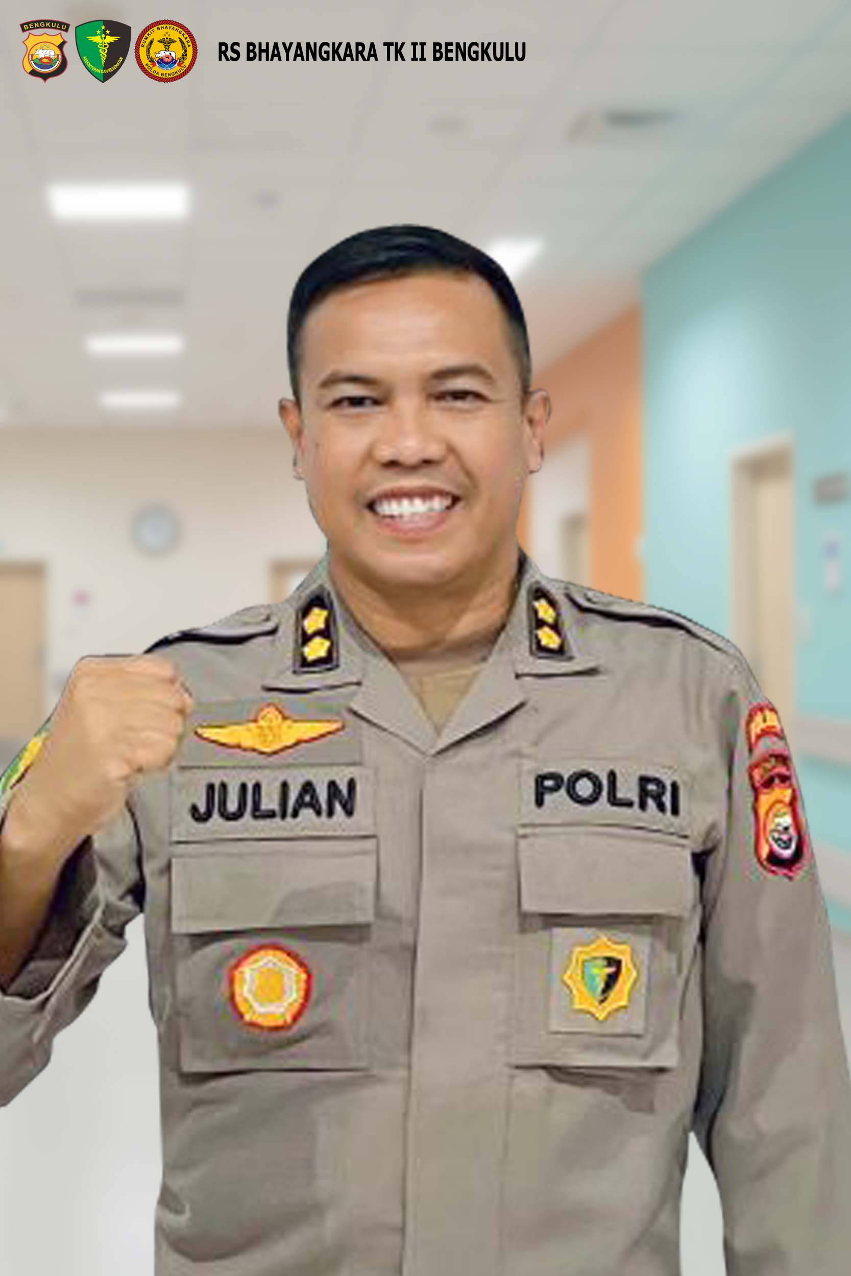 Dr. dr. Julian Famil, Sp.B., FICS., FINACS., MARS